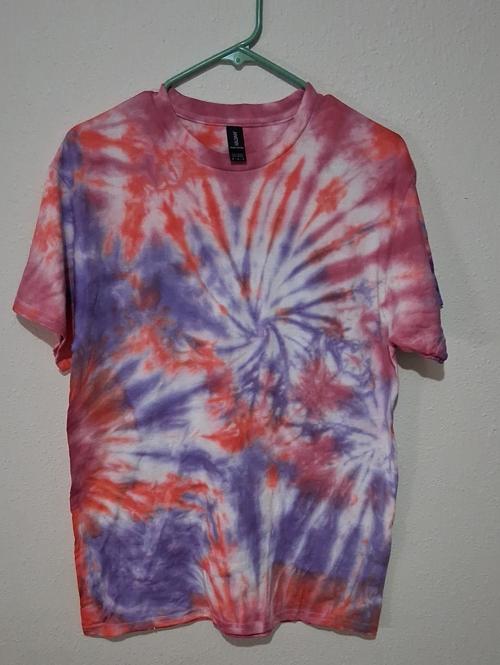 Gildan Umisex Tie-Dye Short Sleeve Tee in Purple, Pink, And Orange